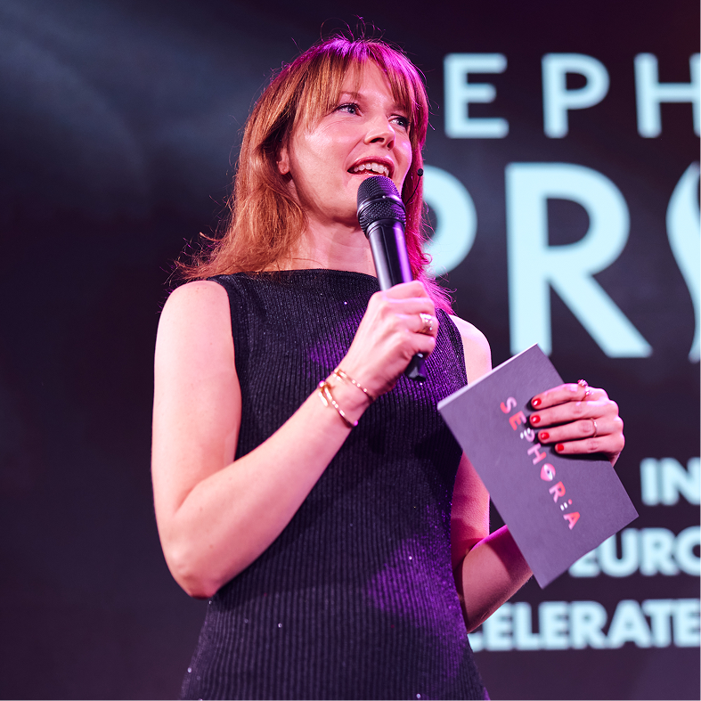 Elodie Barbé speaking at the ceremony
